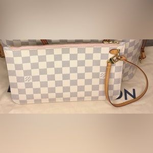 Authentic Louis Vuitton Pouch with Rose Ballerine Interior